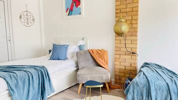 3 bedrooms, iron/ironing board, WiFi, bed sheets