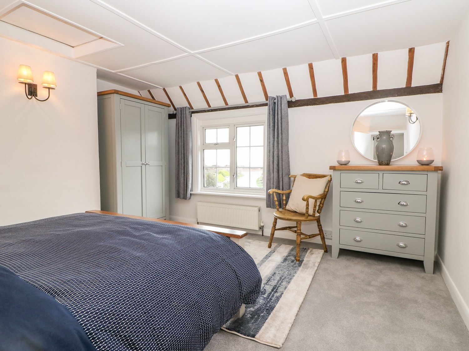 2 bedrooms, individually decorated, individually furnished, free WiFi