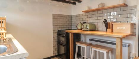 Cookware/dishes/utensils