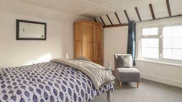 2 bedrooms, individually decorated, individually furnished, free WiFi