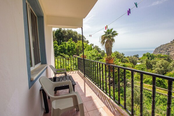 Dobbeltrom, balkong, sjøutsikt | Wi-fi (inkludert)