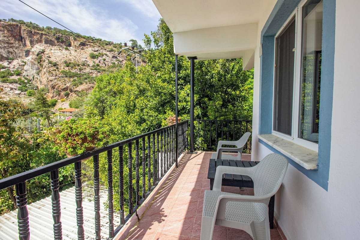 Basic Room, Balcony, Partial Sea View | 1 bedroom, free WiFi