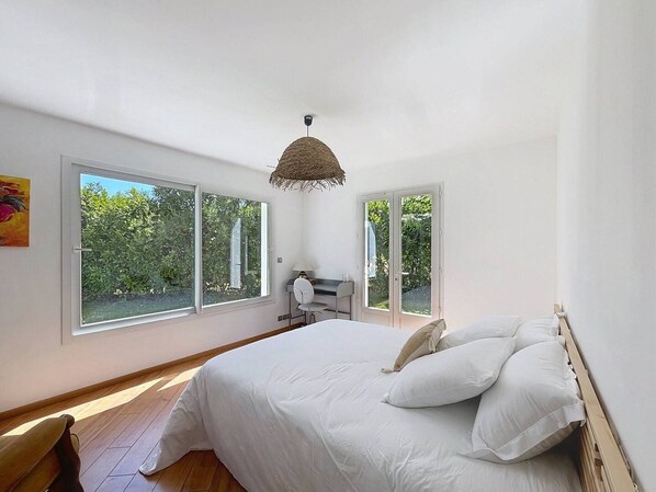 4 bedrooms, free WiFi, wheelchair access