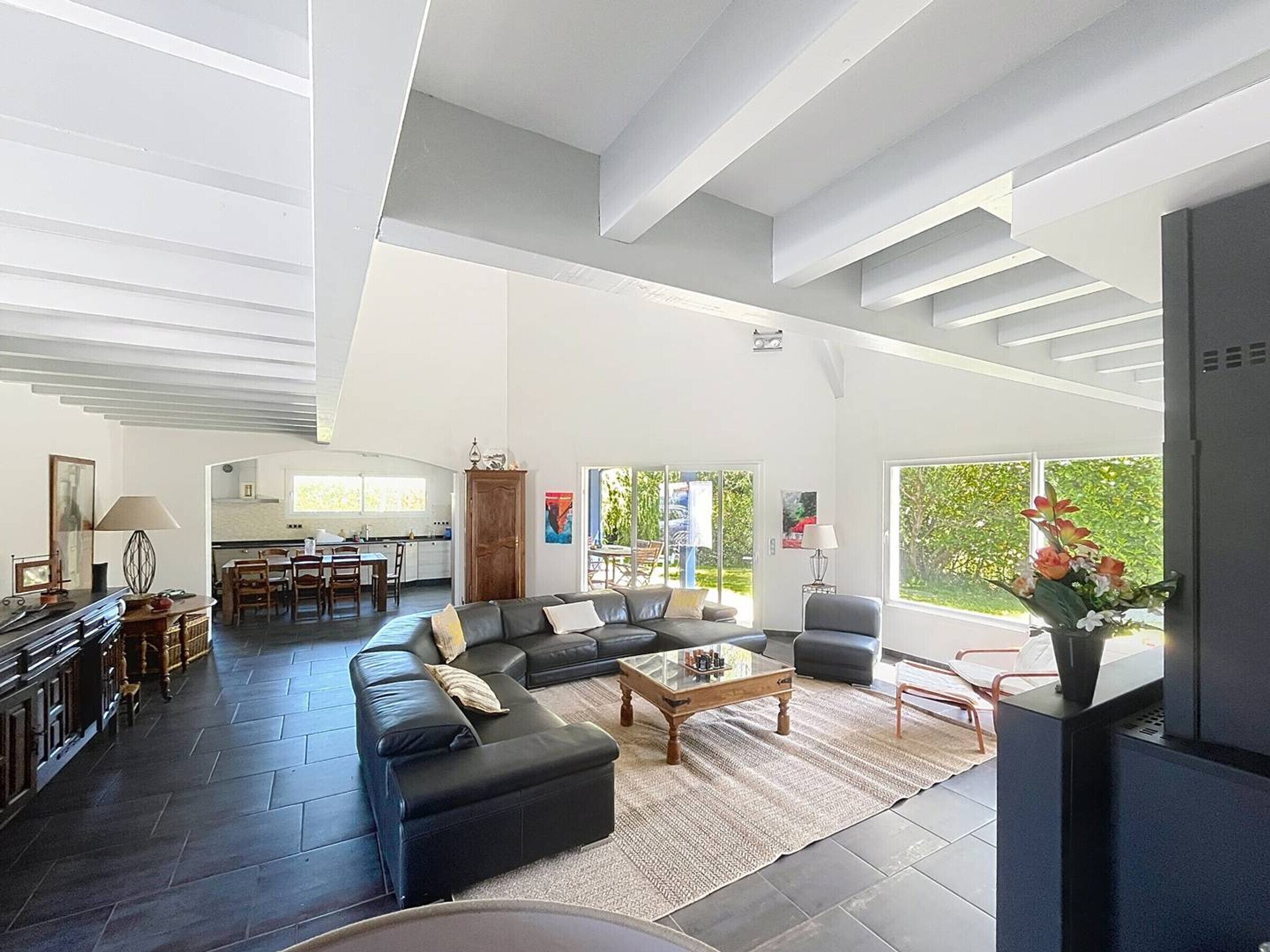 Télévision, cheminée