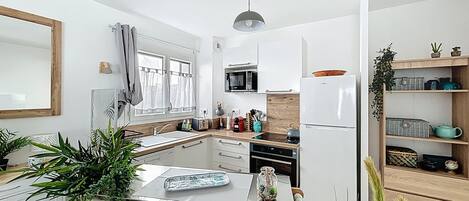 Micro-ondes, four, plaque de cuisson, lave-vaisselle