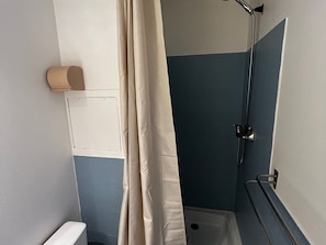 Bathroom - Bright apartment with Wi-Fi 150m from Spa (La Roche-Posay)