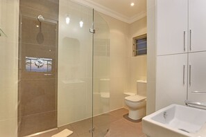 Appartement Luxe, vue mer | Salle de bain