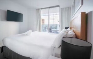 2 chambres, fer et planche à repasser, Wi-Fi, draps fournis