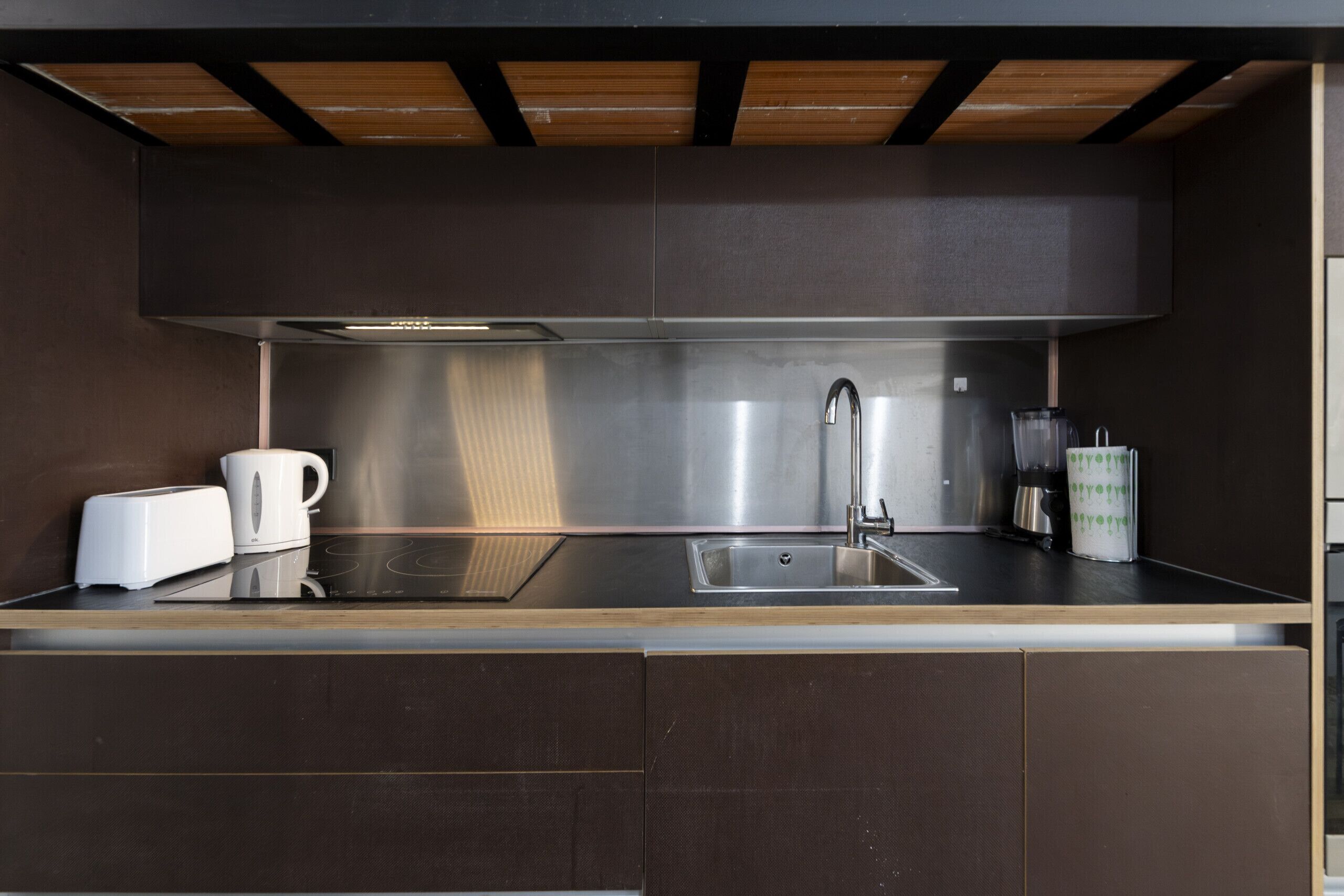 Kühlschrank, Mikrowelle, Ofen, Geschirrspüler