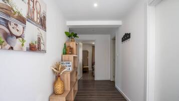 Departamento, 3 habitaciones, balcón, vista al jardín | Interior