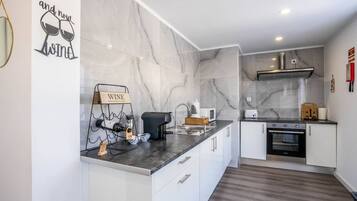 Departamento, 3 habitaciones, balcón, vista al jardín | Interior