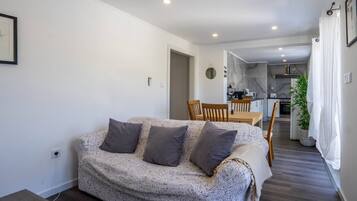 Apartment, 3 Bedrooms, Balcony, Garden View | Living room