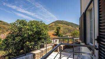 Apartment, 3 Bedrooms, Balcony, Garden View | Balcony