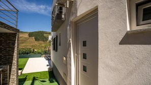 Appartement, 3 chambres, balcon, vue jardin | Détail de l’extérieur