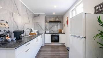 Apartemen, 3 kamar tidur, balkon, pemandangan kebun | Interior