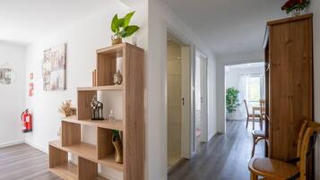 Apartment, 3 Bedrooms, Balcony, Garden View | Interior