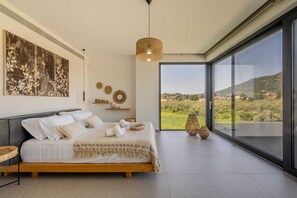4 bedrooms, WiFi, bed sheets