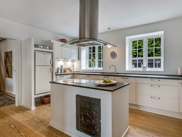 Fridge, dishwasher, cookware/dishes/utensils