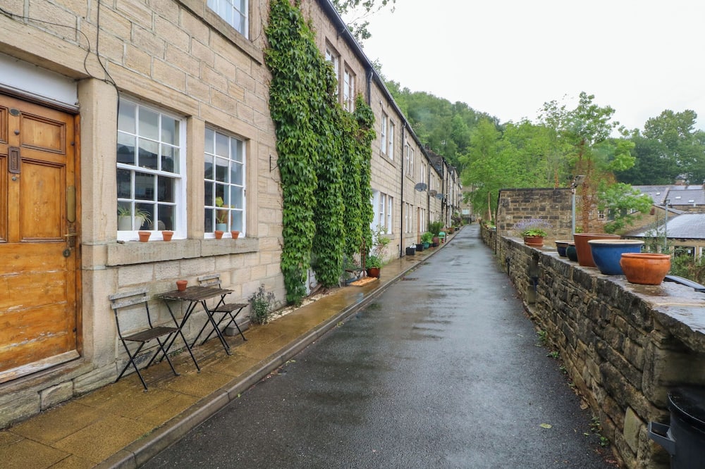 Holme Cottage - Clough Foot