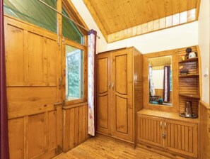 Habitació familiar, vistes a la muntanya | Escriptori, espai de treball apte per a portàtils i wifi gratuïta 