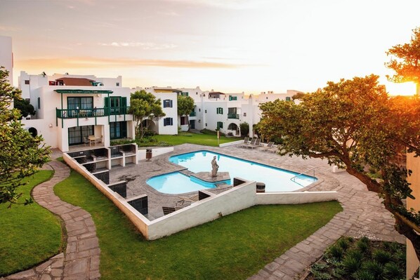 Een binnenzwembad, een verwarmd zwembad