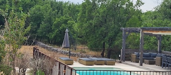 Absolutely quiet house