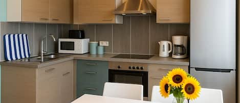 Microwave, stovetop, dishwasher