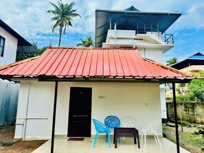 1BHK Cottage AC | Pemandangan balkon