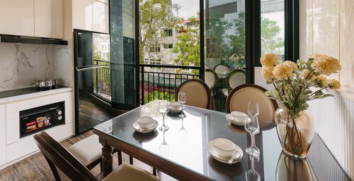 HighEnd Townhome 3MasterBR~ 2min walk to Hoan Kiem Lake/StreetView