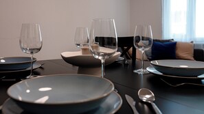 Apartment (1 A) | In-room dining