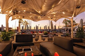 Outdoor dining - Luxe Beachside Retreat | Patio | Resort Perks (Langebaan)