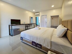 Double Room | Desk, bed sheets - Top Place Pakchong (Pak Chong)