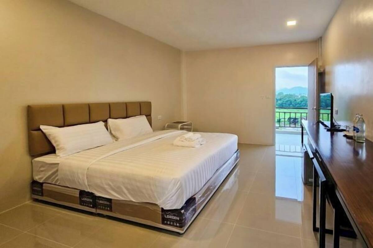 Desk, bed sheets