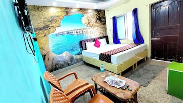 Deluxe Double Room, Multiple Beds, Air conditioning, Sea View | Hypo-allergenic bedding, in-room safe, desk, soundproofing