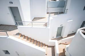 Building design - Xaravgi resort suites (Fira)