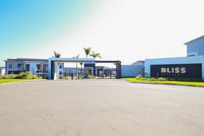 Exterior - Luxury Ballito Stay | Balcony | Pool (Ballito)