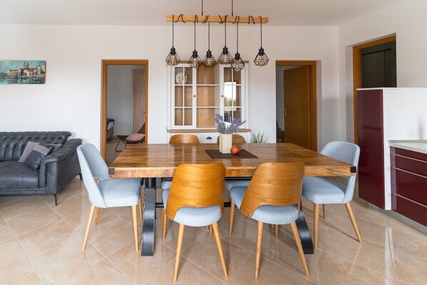 Familie huis, 6 slaapkamers, uitzicht op zee | Dineerruimte