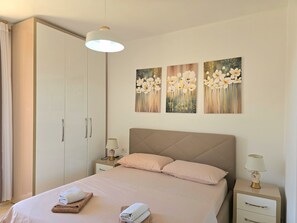 1 bedroom, iron/ironing board, free WiFi, bed sheets