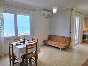 Dining - Happy Stay Apartment 088 (Durres)
