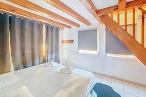 3 chambres, fer et planche à repasser, lit parapluie, Wi-Fi