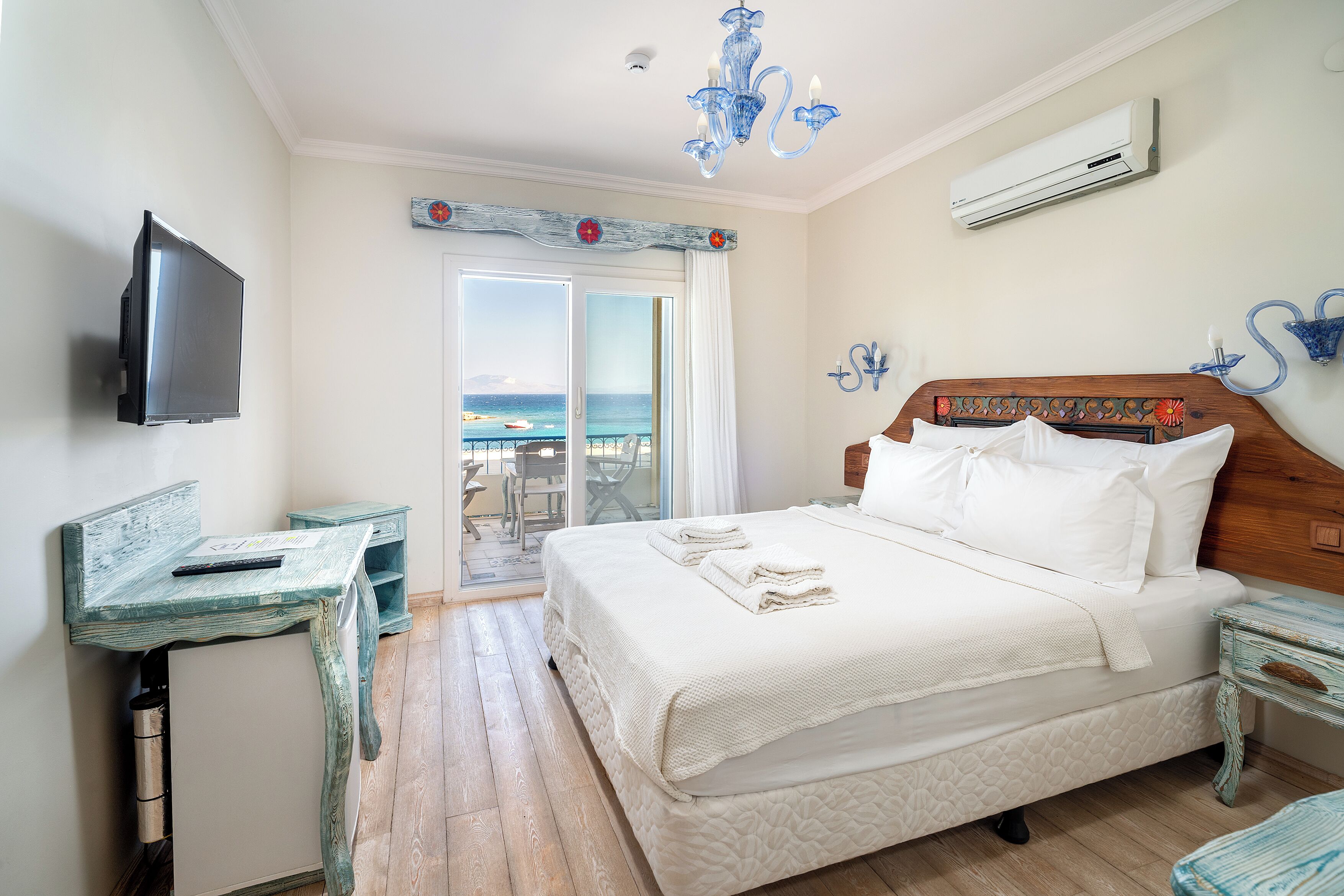 Camera Exclusive, letti multipli, balcone, vista mare | Pasti in camera