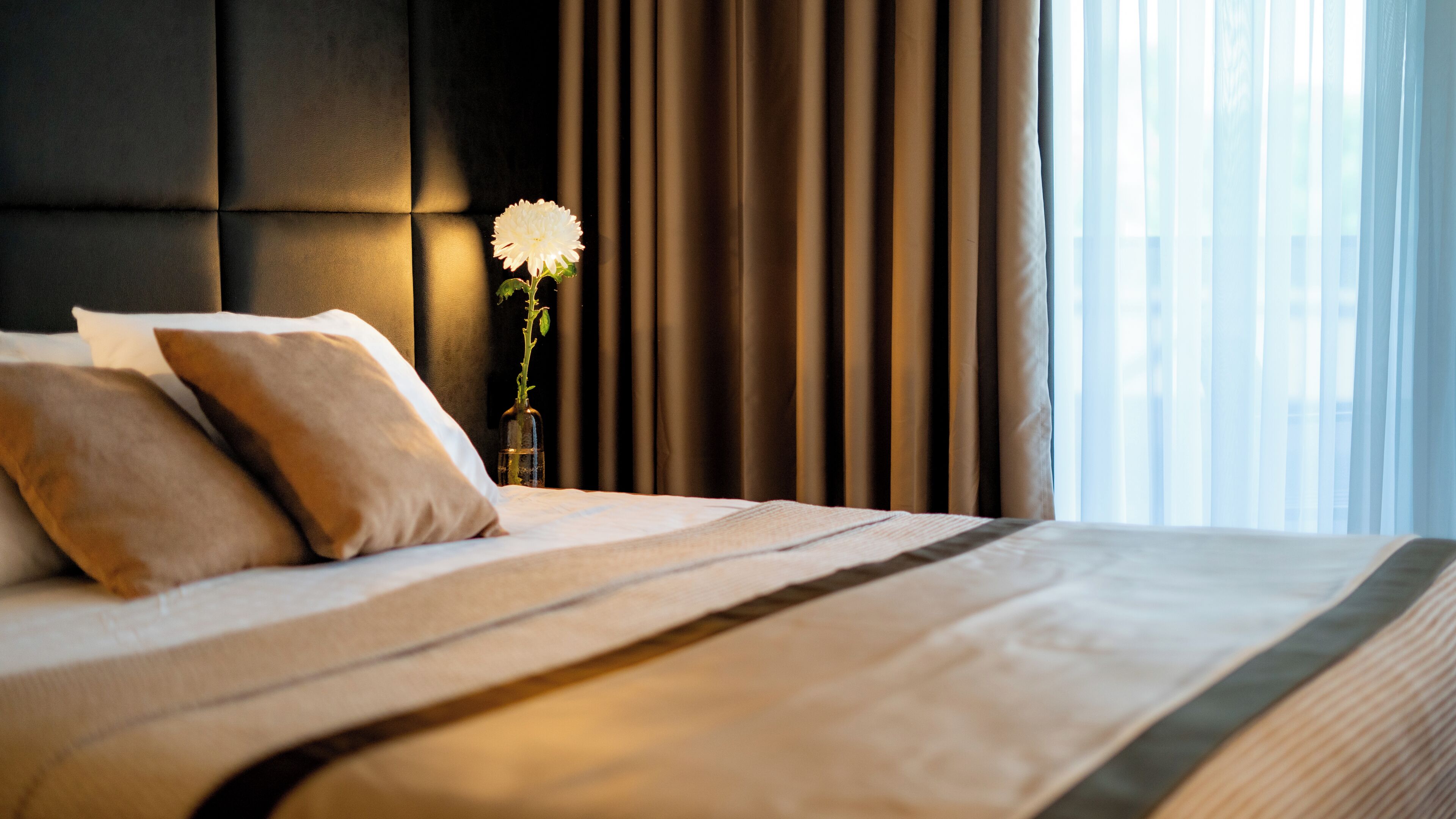 Deluxe Double or Twin Room, Mountain View | Premium bedding, minibar, in-room safe, desk