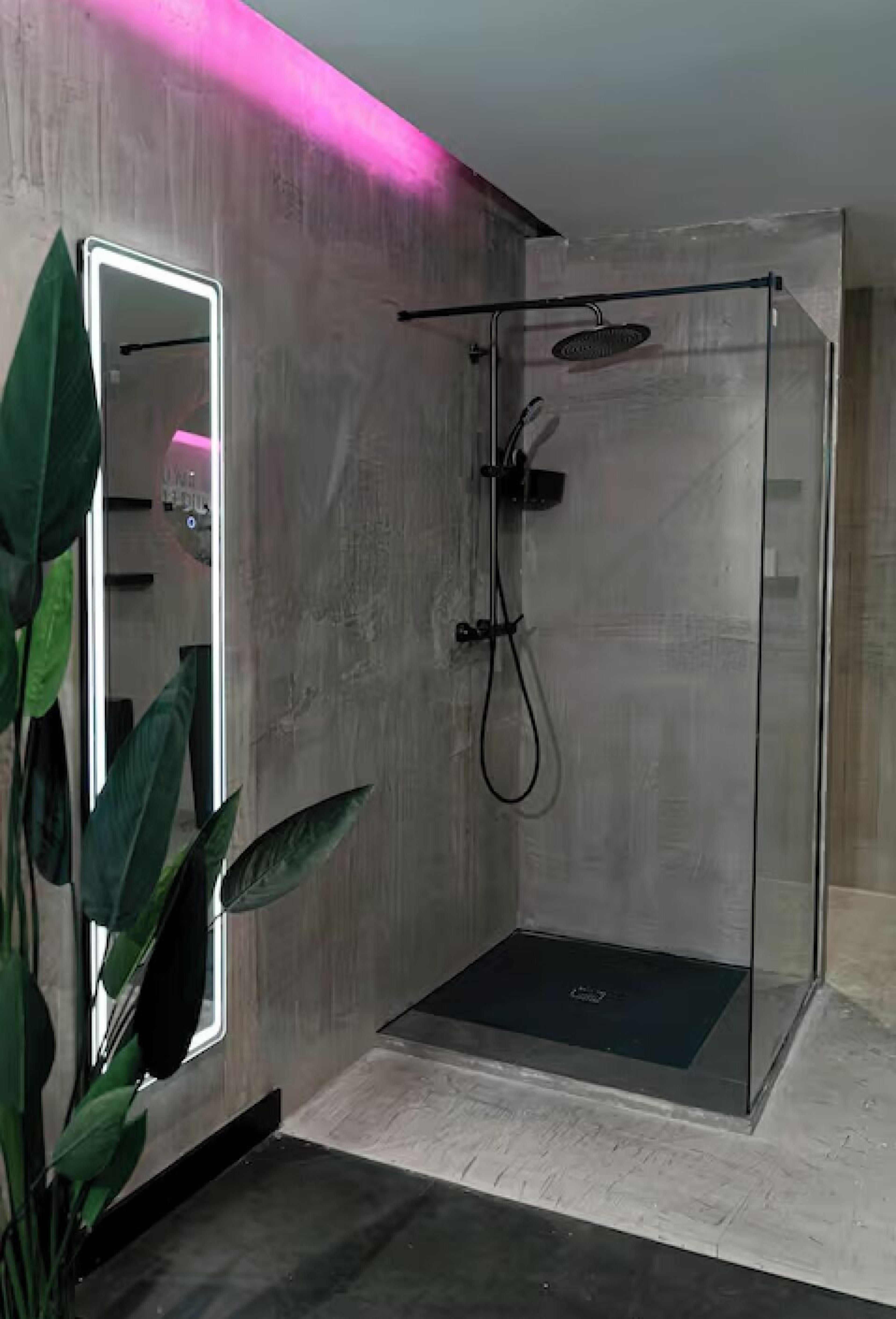 Habitación romántica doble, 1 habitación | Baño | Ducha, artículos de higiene personal gratuitos y secador de pelo