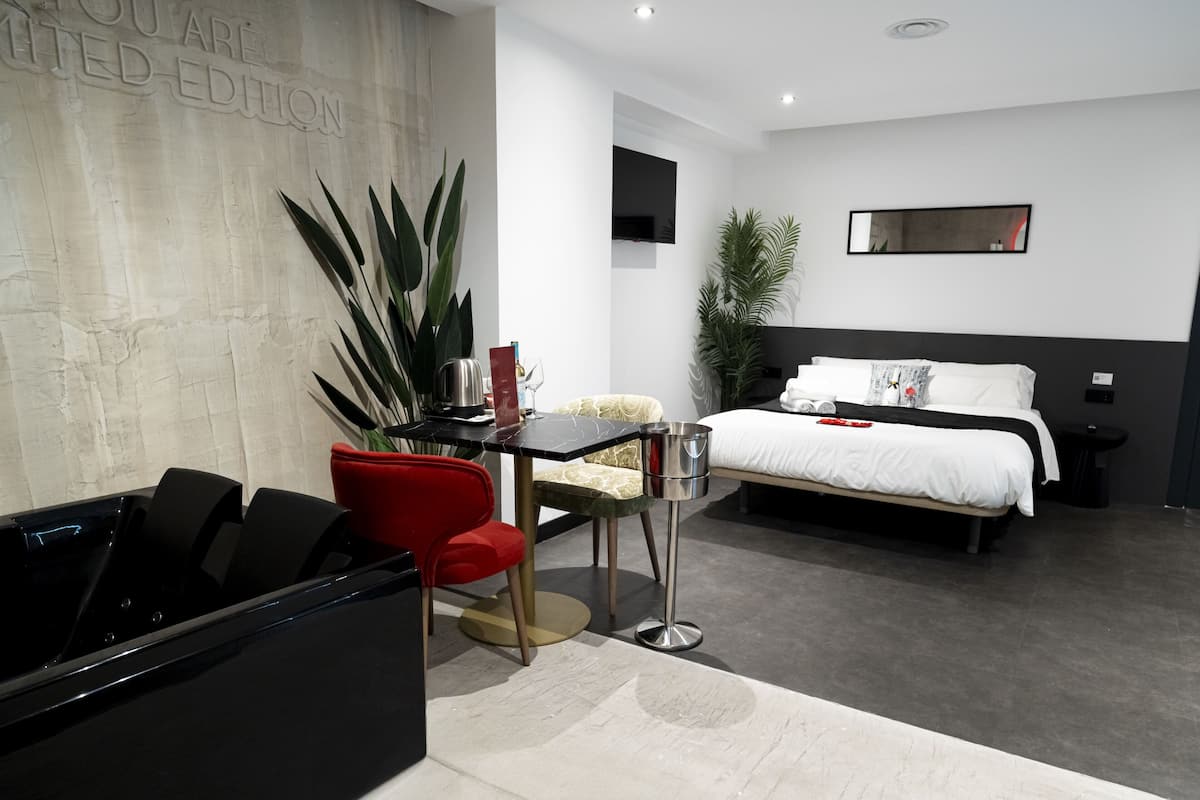 Chambre Double Romantique, 1 chambre | Minibar, Wi-Fi gratuit, draps fournis