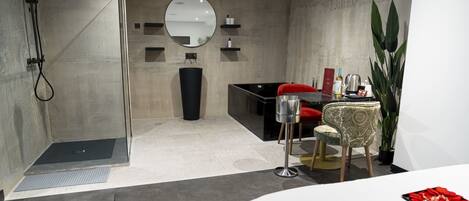 Romantic Double Room, 1 Bedroom | Minibar, free WiFi, bed sheets