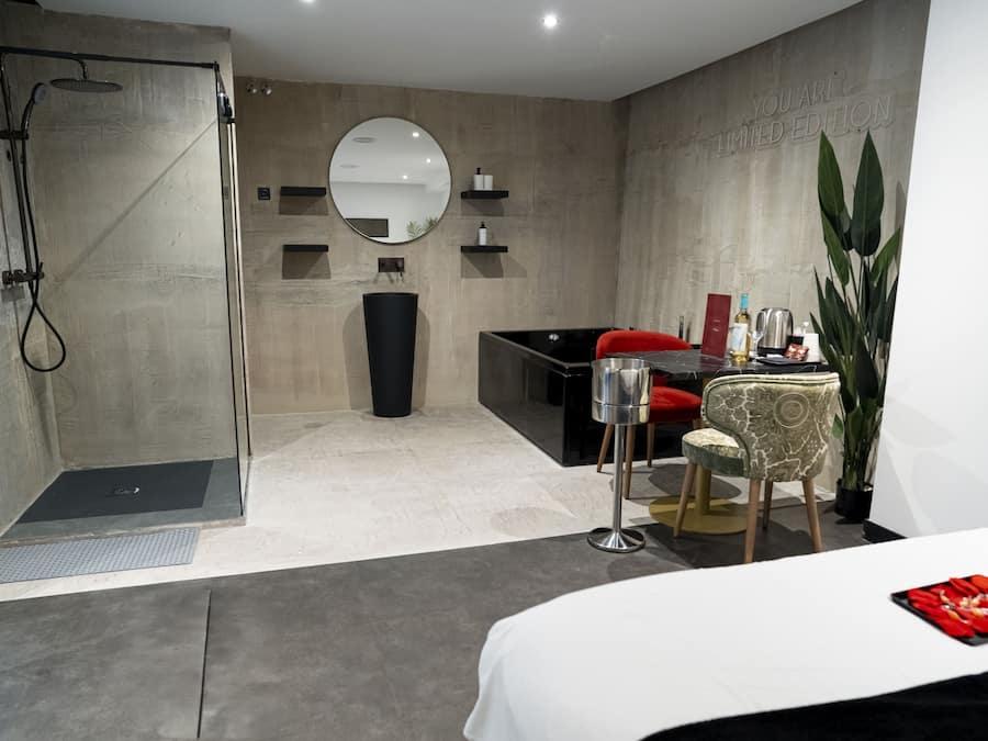 Chambre Double Romantique, 1 chambre | Minibar, Wi-Fi gratuit, draps fournis