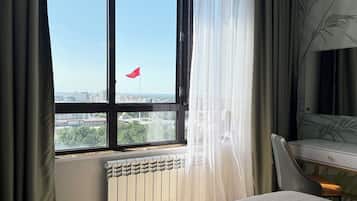 2 chambres, fer et planche à repasser, Wi-Fi, draps fournis