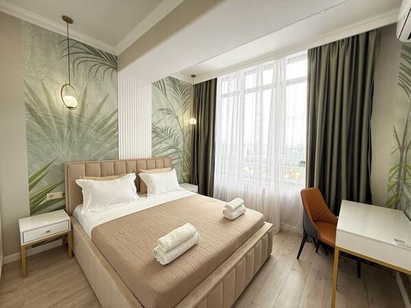 2 bedrooms, iron/ironing board, WiFi, bed sheets - Central Serenity Loft1 with 2-bedroom 14th Floor View, near TSUM and GUM (Bishkek)