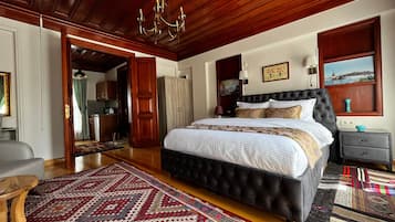 Deluxe Apartment, Kitchenette, Park View | Memory foam beds, in-room safe, blackout drapes, iron/ironing board