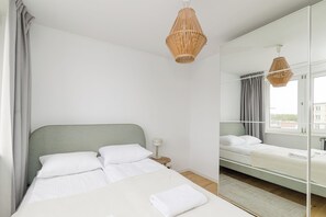 Iron/ironing board, free WiFi - ShortStayPoland Górnośląska B78 (Warsaw)
